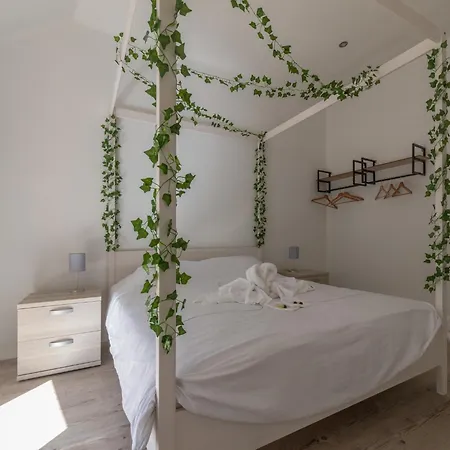 Romantic With Massage Chair Holiday home