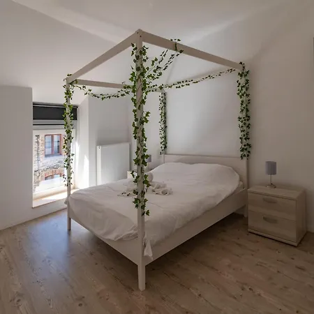 Holiday home Romantic With Massage Chair La Roche-en-Ardenne